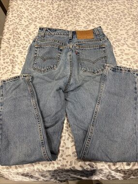 Vintage Levi slim fit tapered leg Light Blue Denim Jeans